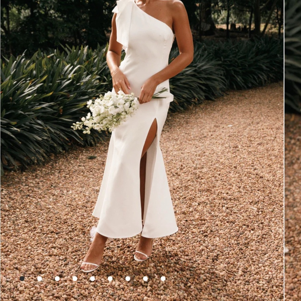 Petal & Pup White Asymmetrical One-Shoulder Gown